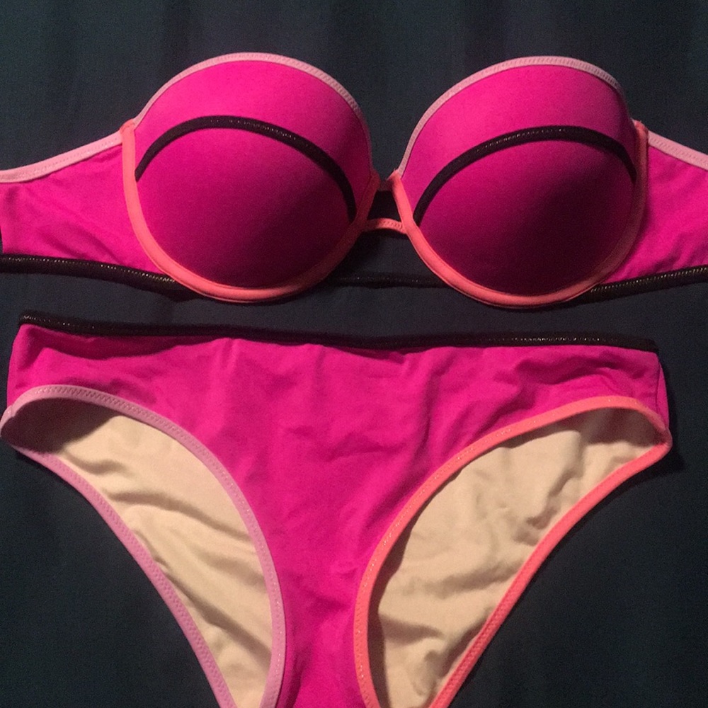 Victoria secret swim top 32 dd with small bottoms